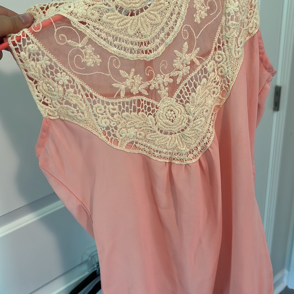 Show Lai Pink & Cream Crochet High Neck Sheer Tank - Picture 9 of 11